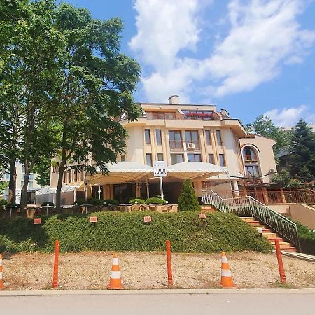 Family Hotel Classic Varna Bagian luar foto