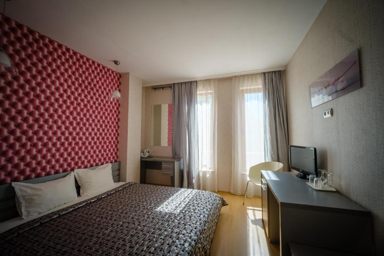 Family Hotel Classic Varna Bagian luar foto